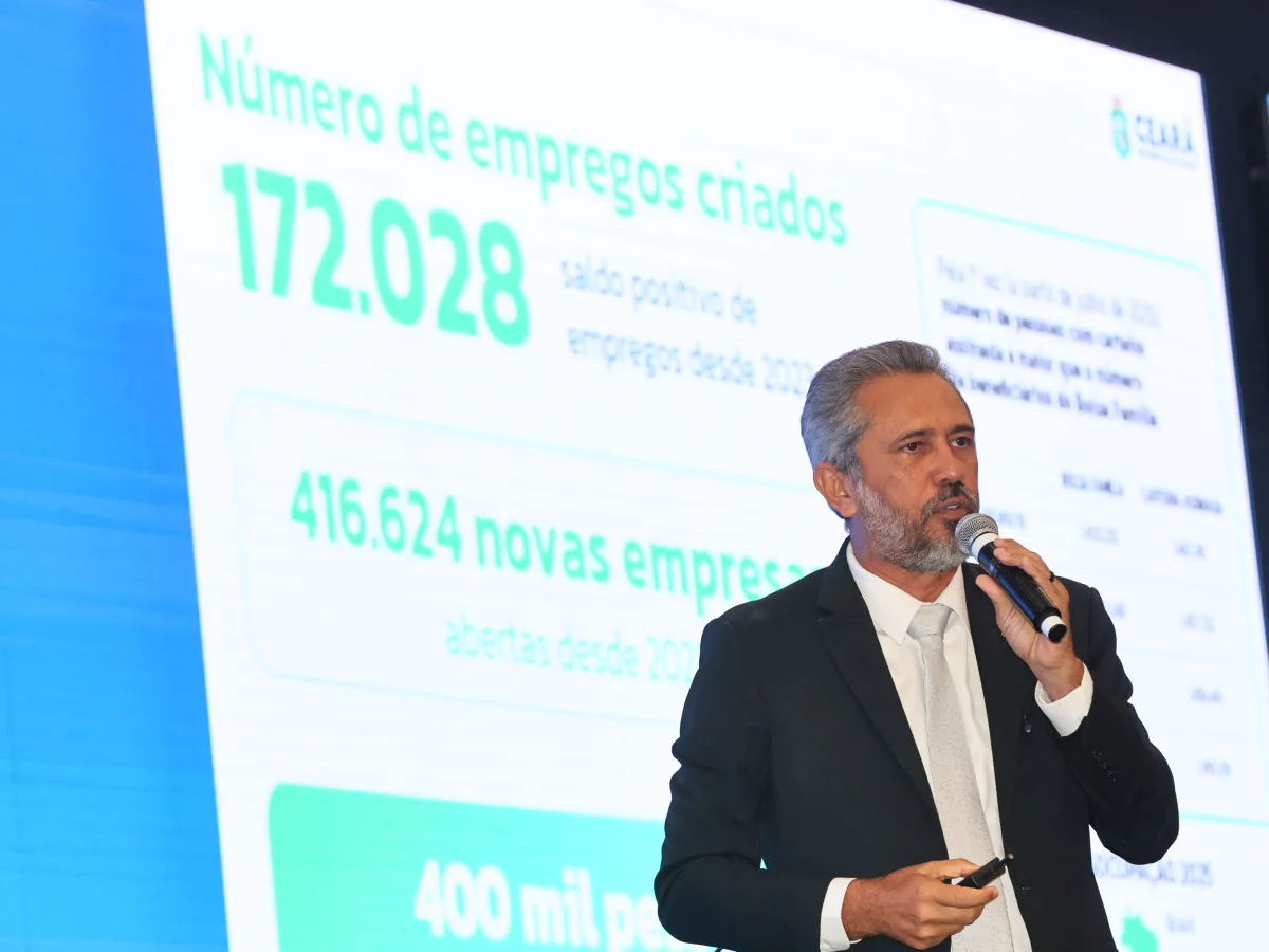 Elmano destaca gestão estratégica e parcerias durante Seminário de Gestores Públicos no Ceará