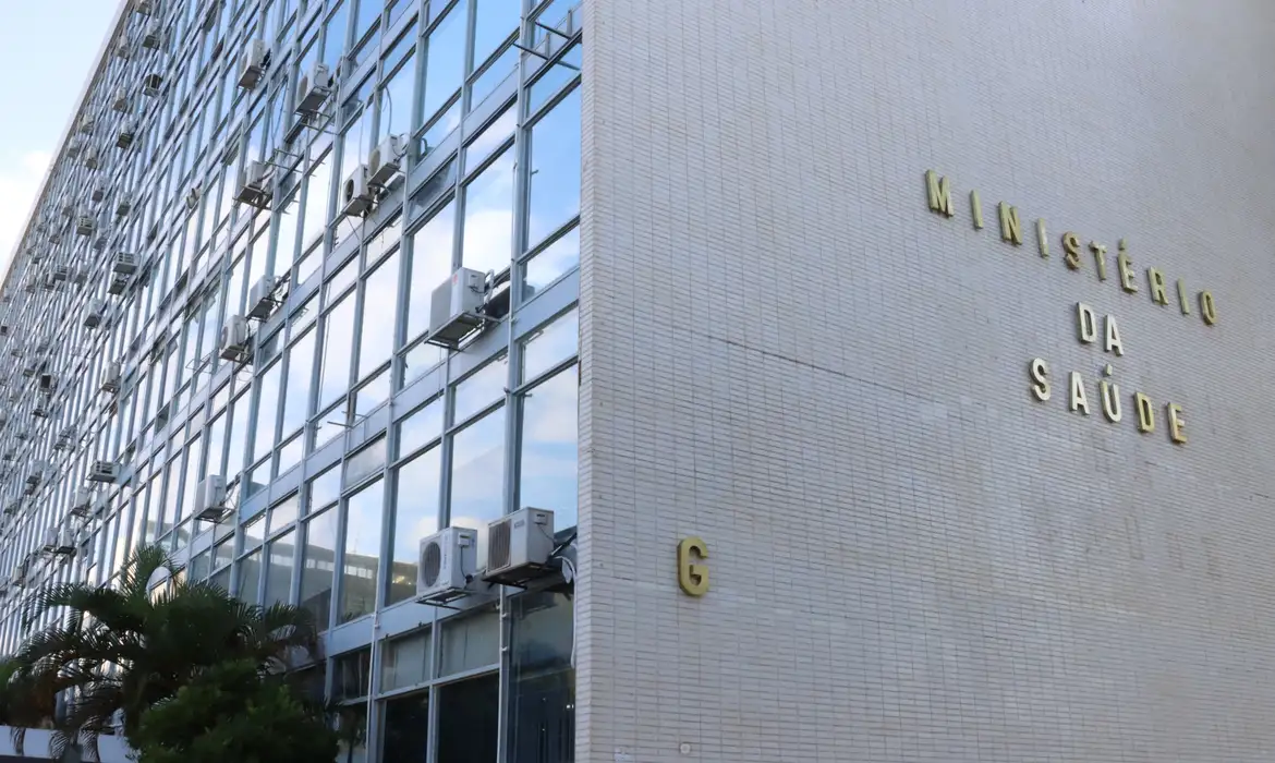 Atendimentos por câncer de próstata em homens com menos de 49 anos aumentam 32% no Brasil