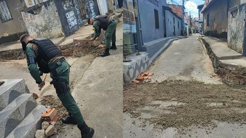 Polícia Militar remove barricada de concreto em rua da Barra do Ceará, em Fortaleza