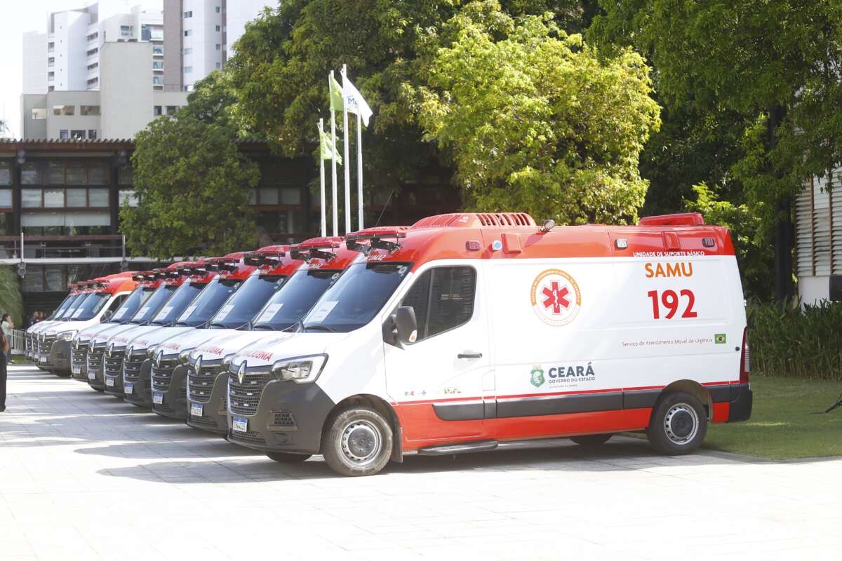 Ceará recebe 11 novas ambulâncias do Samu e reforça atendimento em 10 municípios