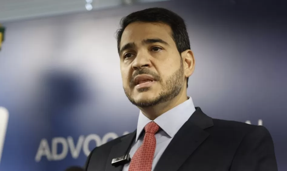 Lula indica Jorge Messias para vaga de Barroso no STF