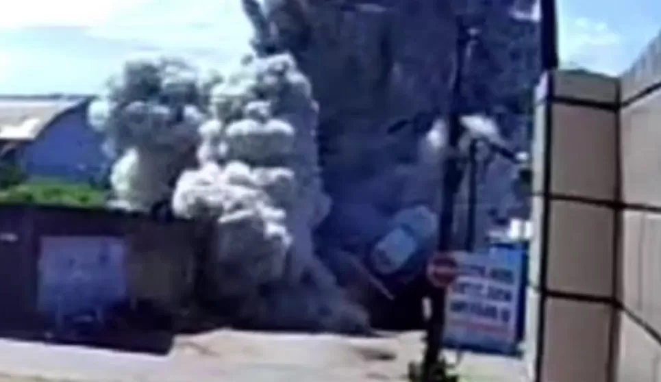 Caminhão betoneira explode no bairro Paupina, em Fortaleza