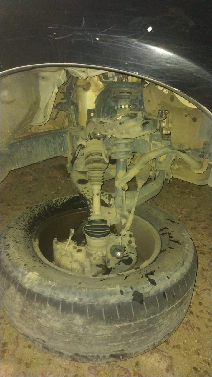 Viatura da Força Tática quebra eixo enquanto seguia para ocorrência em Sobral