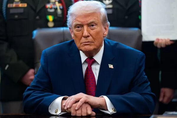 Trump ordena bloqueio de petroleiros da Venezuela e afirma que país está “cercado”