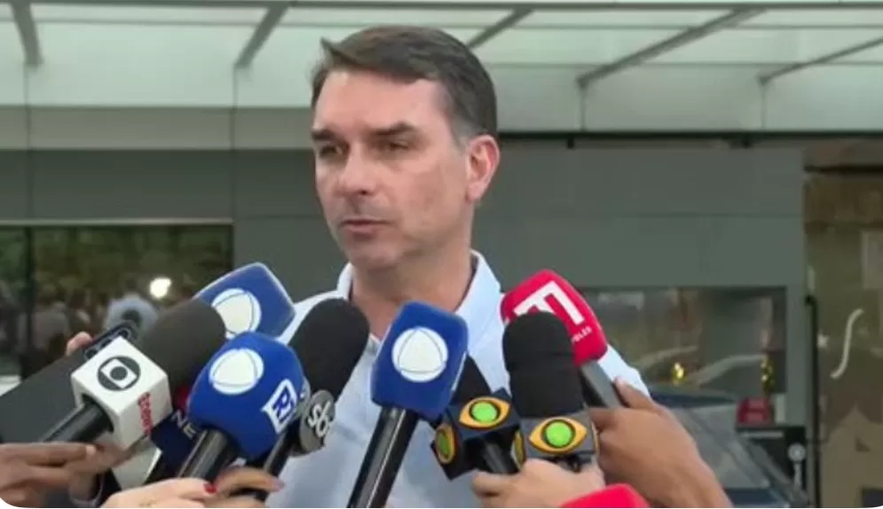 Bolsonaro confirma pré-candidatura de Flávio à Presidência em 2026 por meio de carta