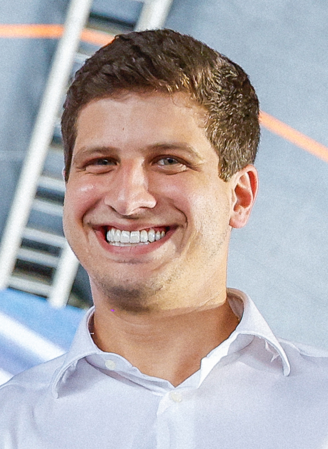 João Campos passou filho de procuradora do 63º lugar para 1º em concurso