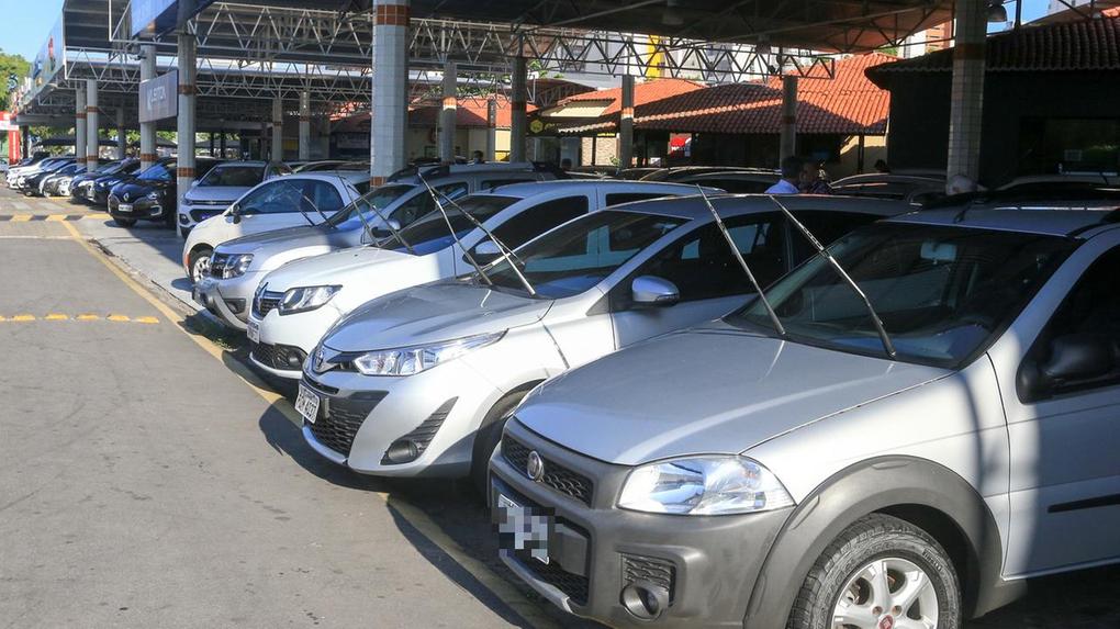 Preço de carros usados cai no Ceará e vendas disparam; veja modelos mais comercializados