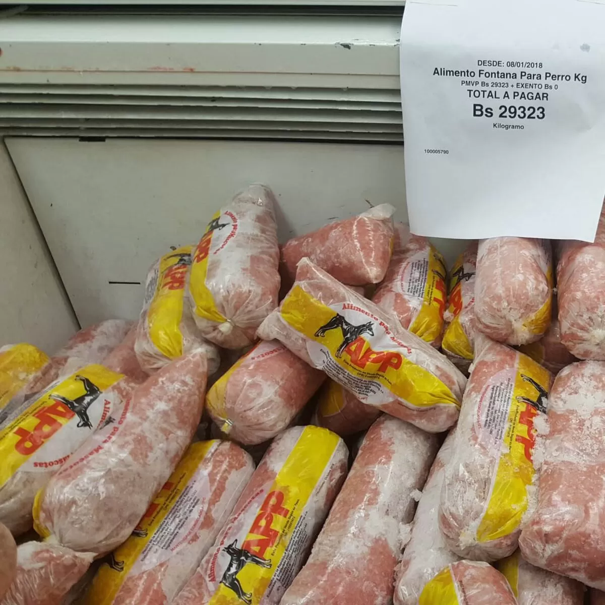 Venezuelanos chegaram a comer comida de cachorro durante crise alimentar em 2018, aponta ONG