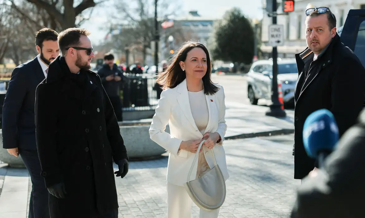 Trump recebe María Corina Machado na Casa Branca após elogiar Delcy Rodríguez