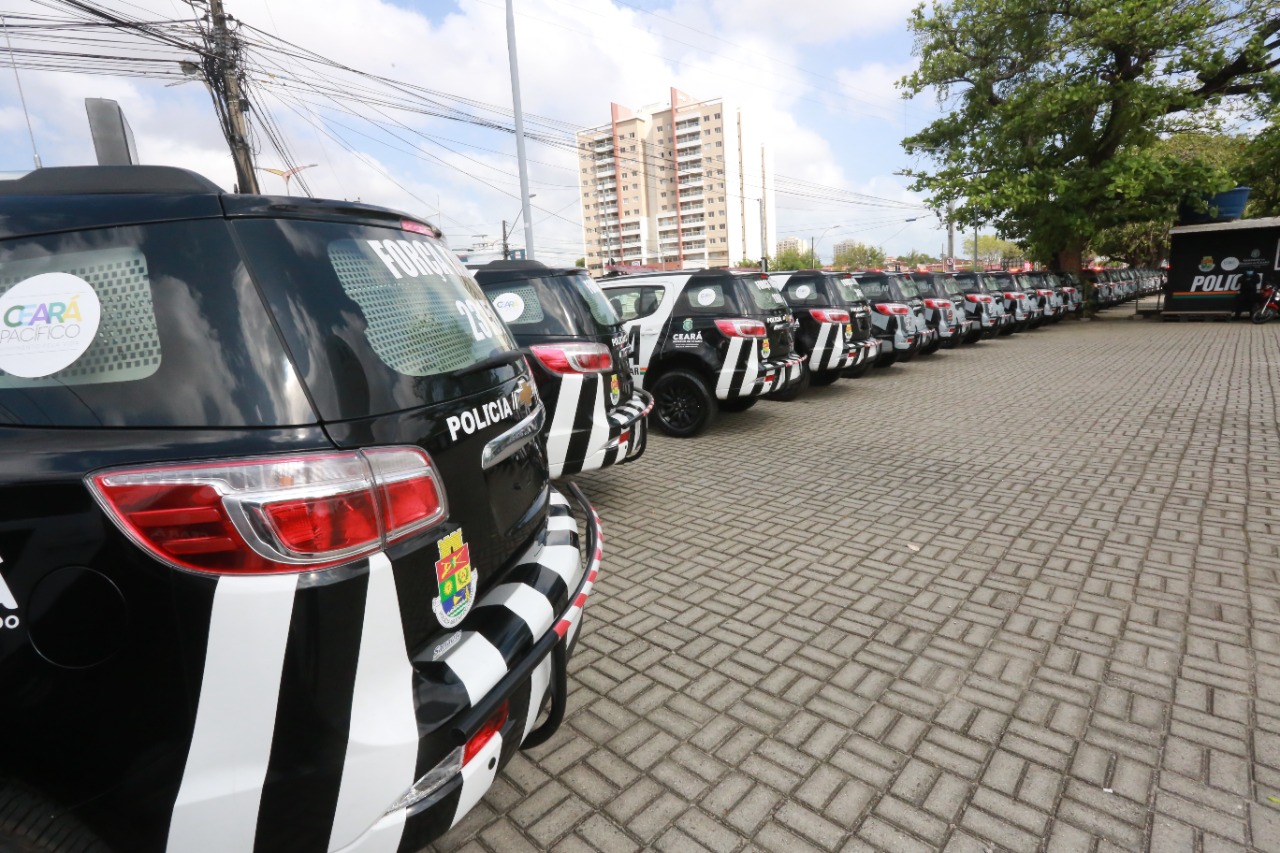 Homem é detido com r3vólv3r dentro de sapataria em Crateús