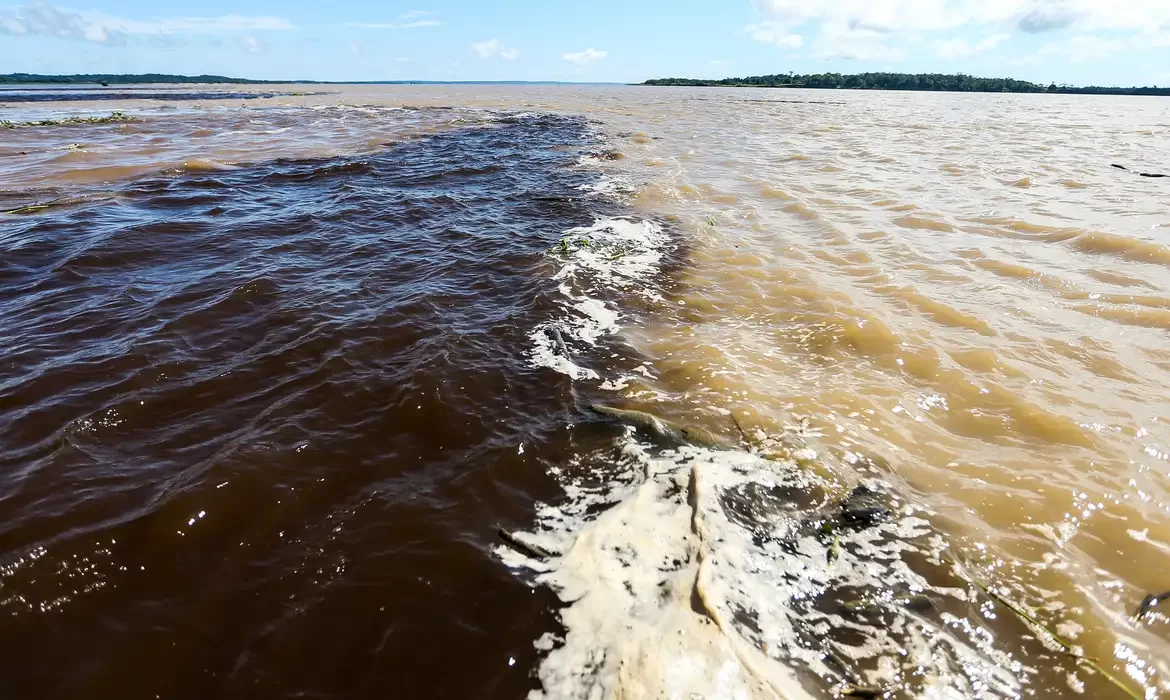 Naufrágio no Amazonas deixa dois m0rt0s e sete desaparecidos; buscas continuam