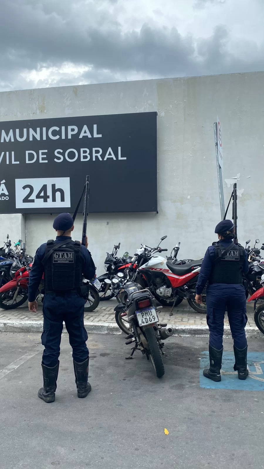 Guarda Civil apreende motocicleta com placa irregular no Centro de Sobral