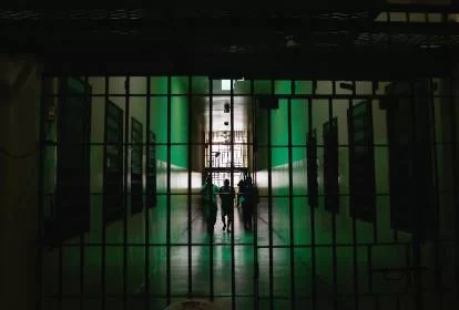 Brasil encerra 2025 com 755 mil presos em regime fechado ou semiaberto