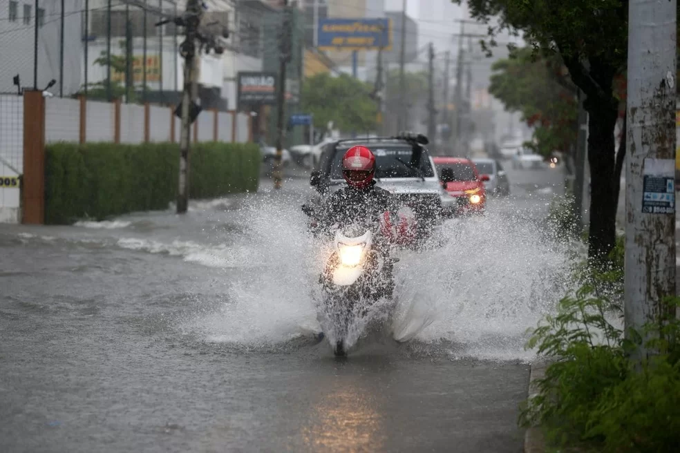 Ceará entra em alerta de “grande perigo” para chuvas intensas com aviso válido até domingo