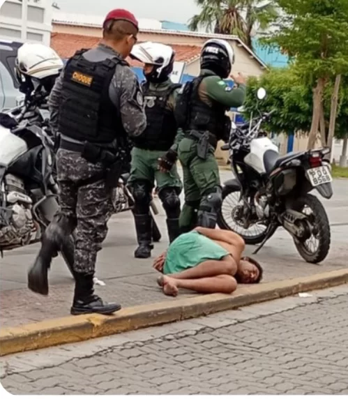 Homem é b4l34d0 e preso após danificar veículos e agredir policial em Sobral