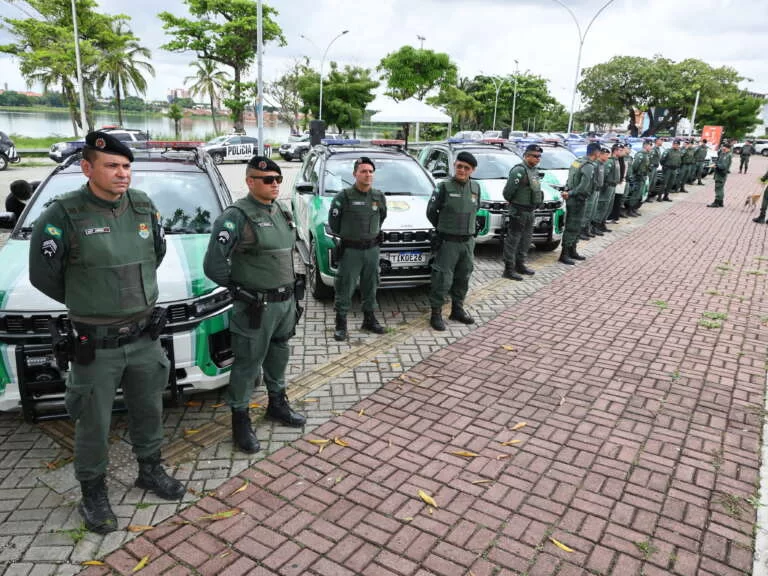 Governo do Ceará entrega 45 novas viaturas à PMCE e amplia frota blindada