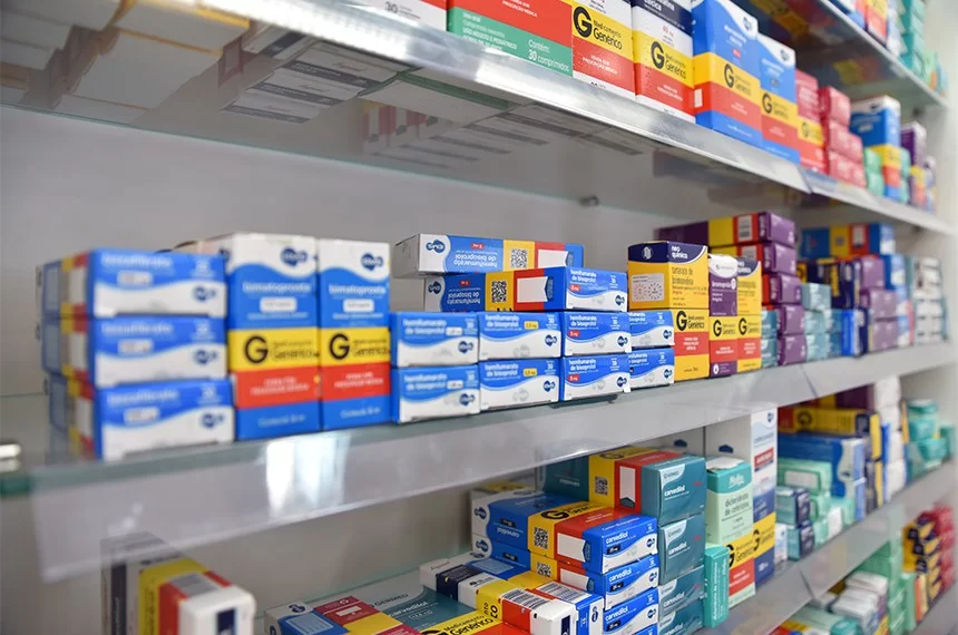 Câmara dos Deputados aprova projeto que autoriza venda de medicamentos em supermercados