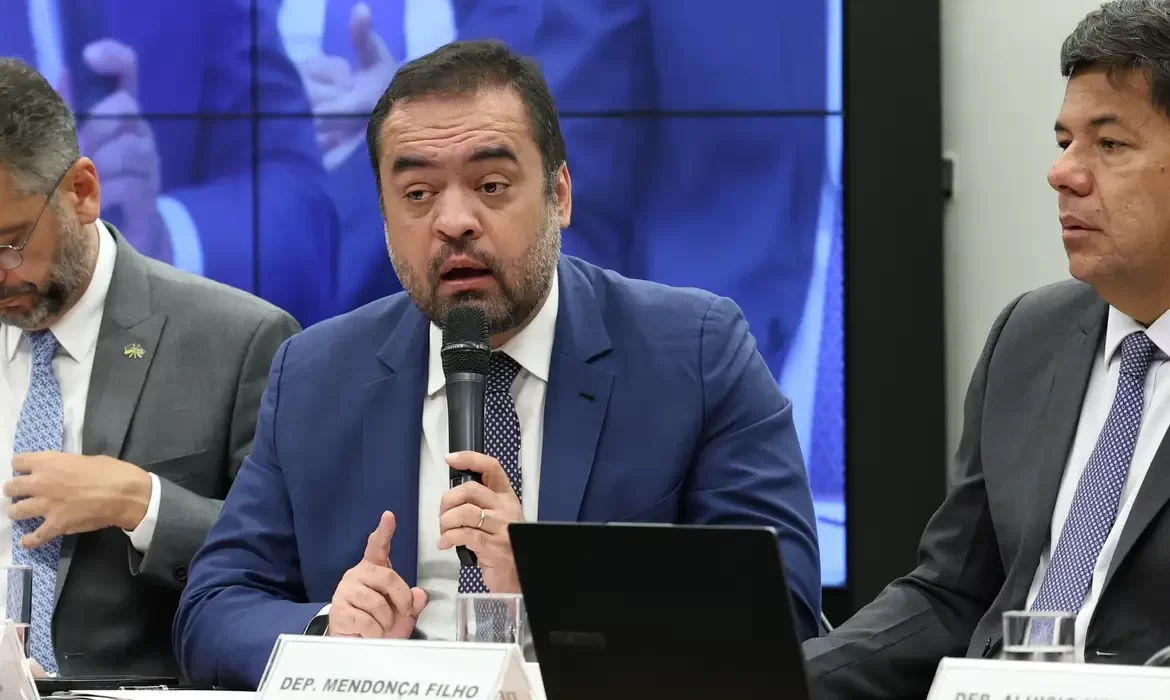 TSE retoma julgamento que pode cassar governador do Rio, Cláudio Castro