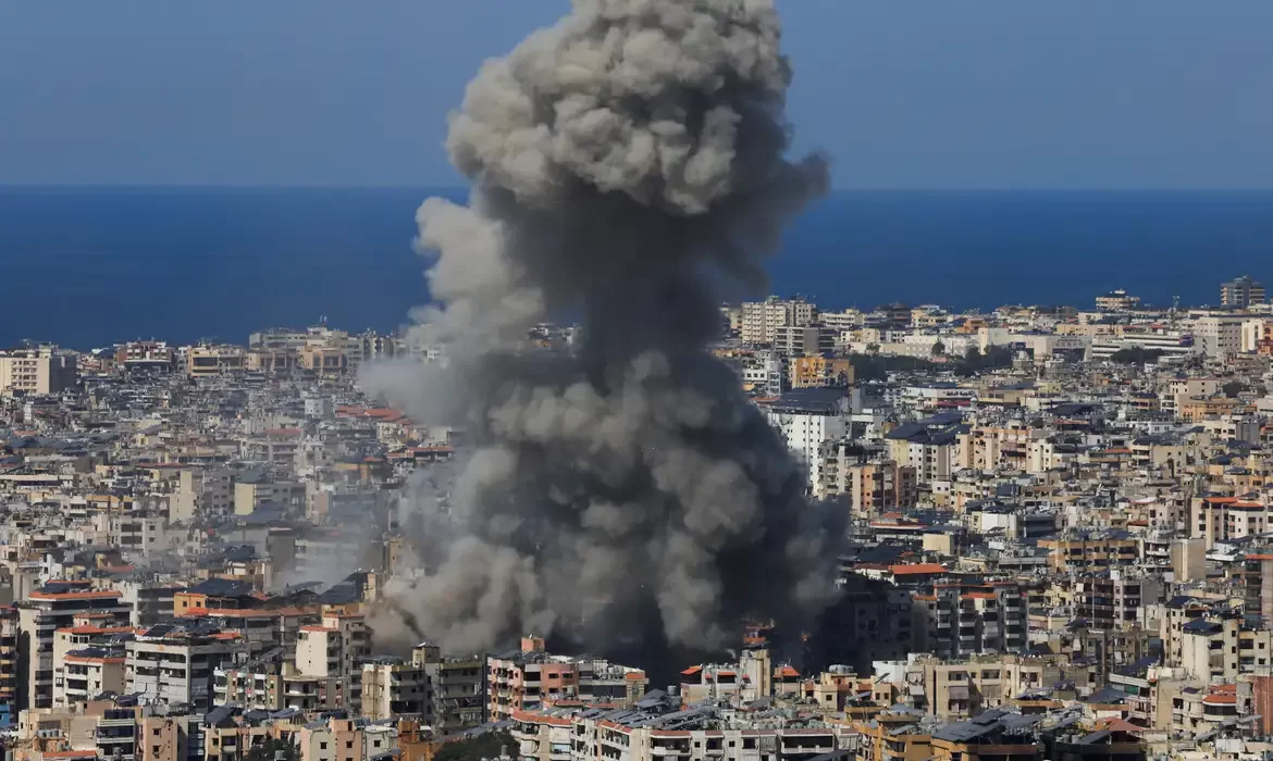 Exército de Israel realiza at4qu3s em grande escala contra alvos no Líbano
