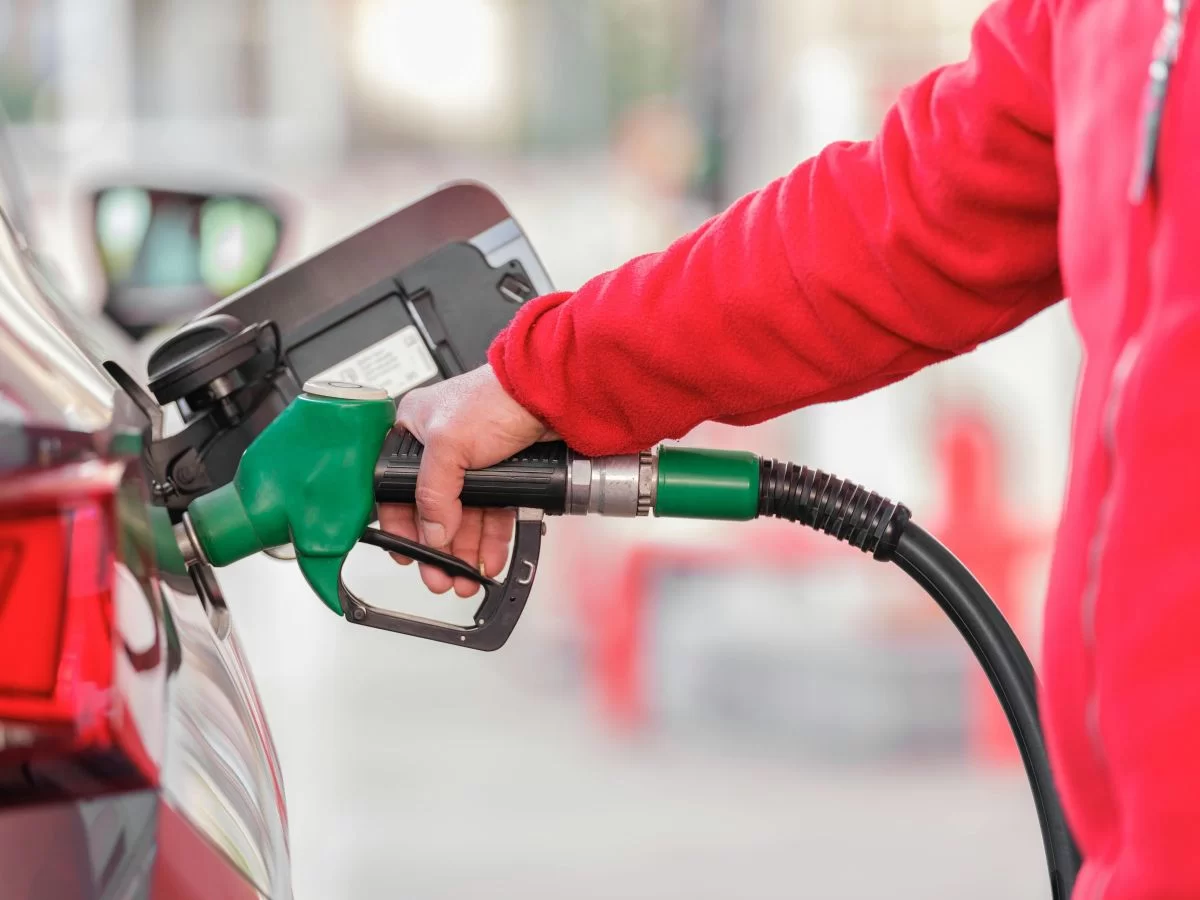 Gasolina sobe até R$ 0,90 em três municípios do Ceará