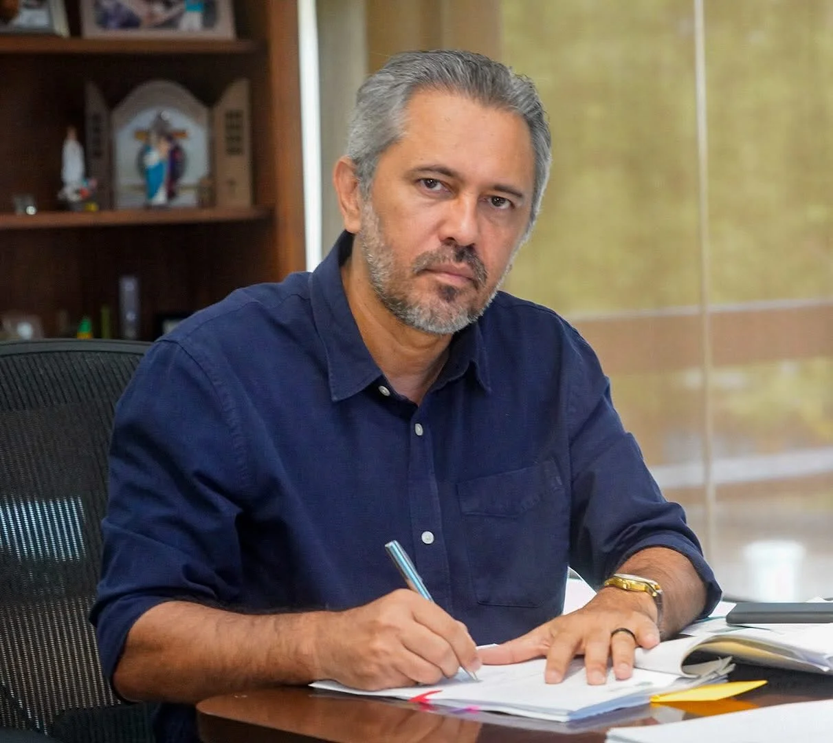 Ceará deve apresentar proposta alternativa sobre ICMS dos combustíveis, diz Elmano