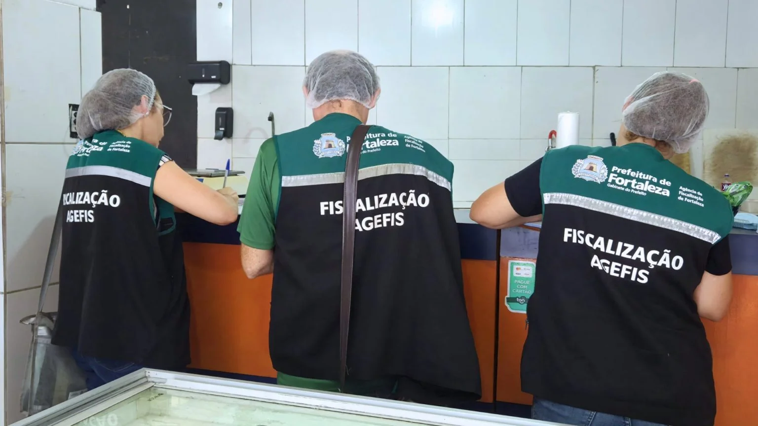 Fiscalização apreende 139 kg de pescados impróprios em Fortaleza