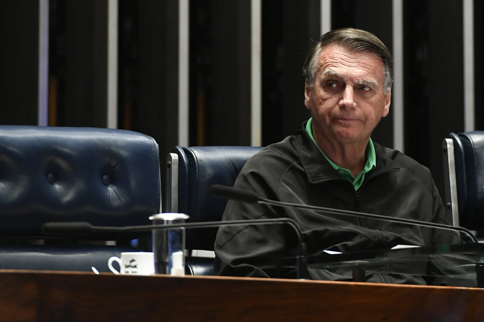 Ministro Alexandre de Moraes autoriza prisão domiciliar de Jair Bolsonaro