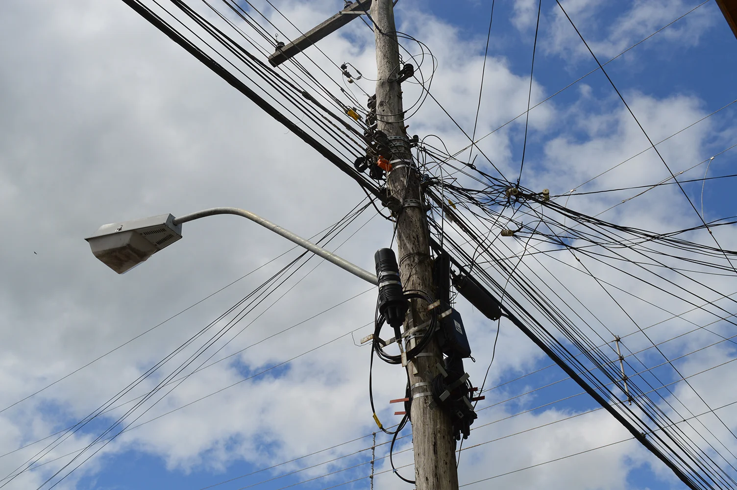 Três pessoas são presas por furto de energia em operações no Ceará