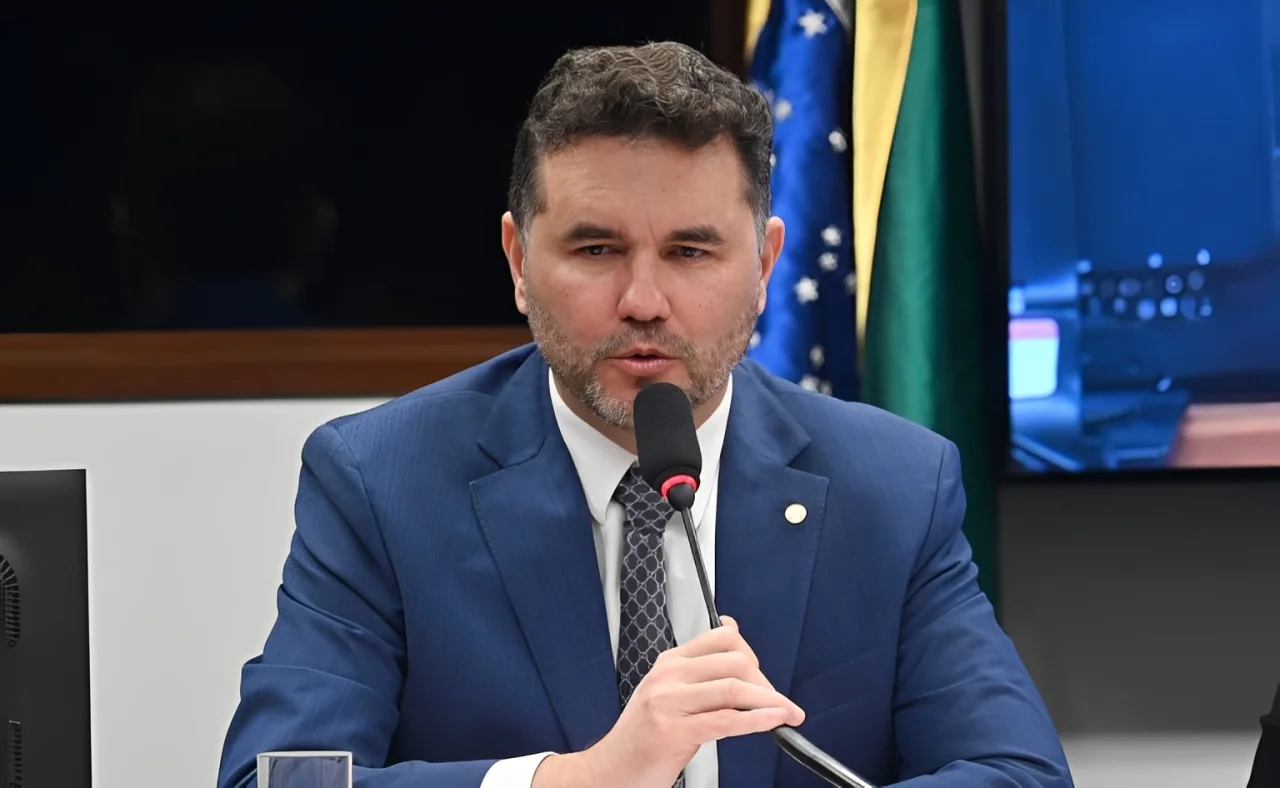 Moses Rodrigues assume União Brasil no Ceará após federação liberar apoio individual nas eleições