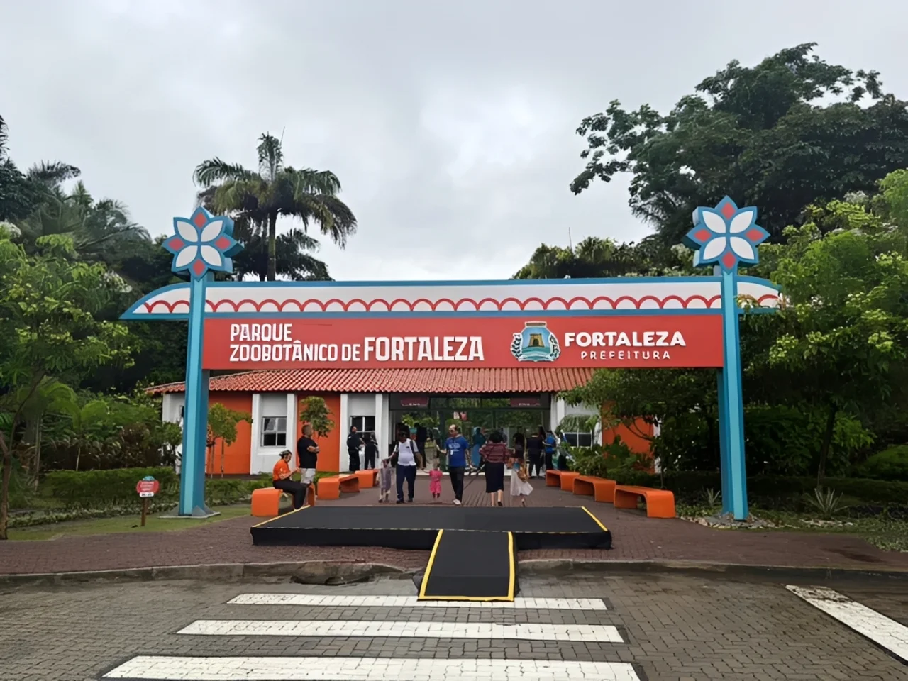Parque Zoobotânico de Fortaleza fecha temporariamente para manutenção após grande fluxo de visitantes