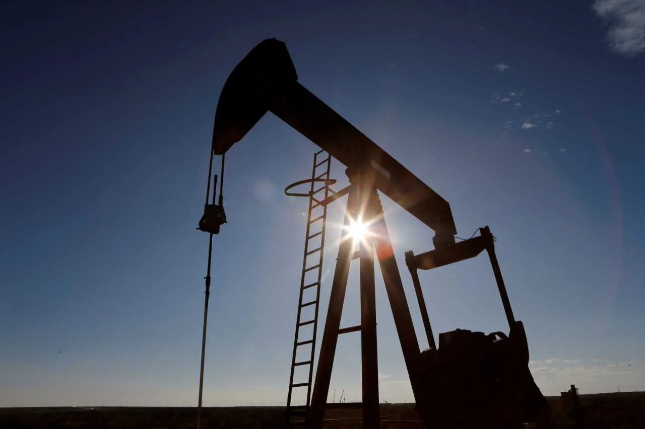 Petróleo sobe cerca de 6% com temor de colapso do cessar-fogo entre EUA e Irã