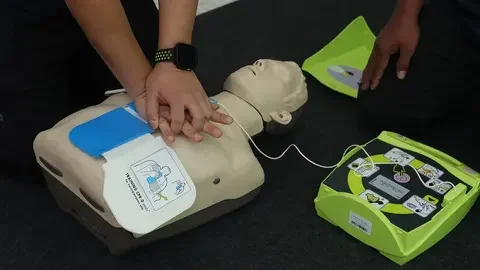 Entidades defendem obrigatoriedade de desfibriladores em academias de Fortaleza após mortes súbitas