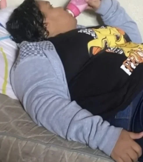 Mulher de 37 anos que fingiu ter 12 anos já havia denunciado os pais na Polícia Civil de Fortaleza por 4bus0s e por colocar agulhas em seu corpo