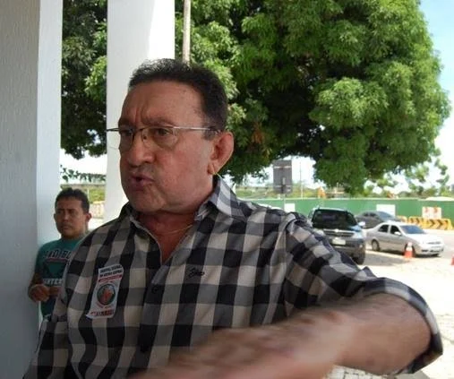 Ex-prefeito de Canindé perde R$ 30 mil em golpe envolvendo falso prêmio de Elon Musk