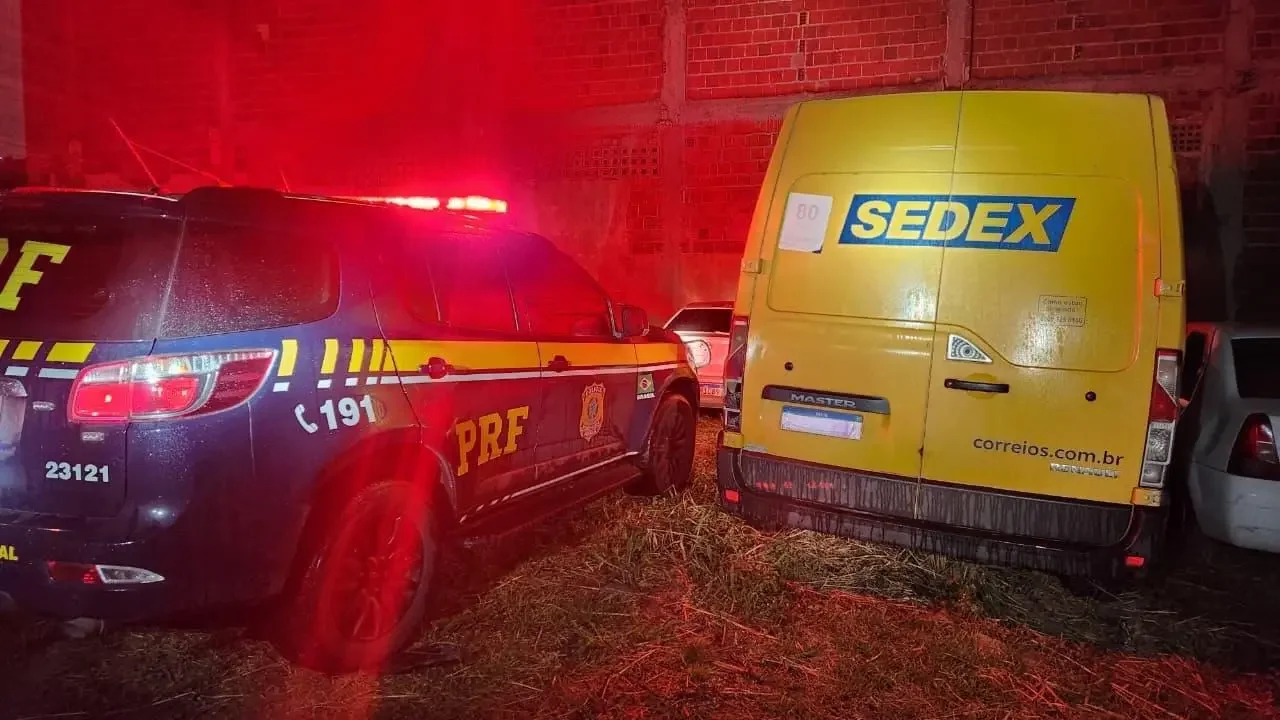 PRF apreende veículo clonado com identificação semelhante à dos Correios em Fortaleza