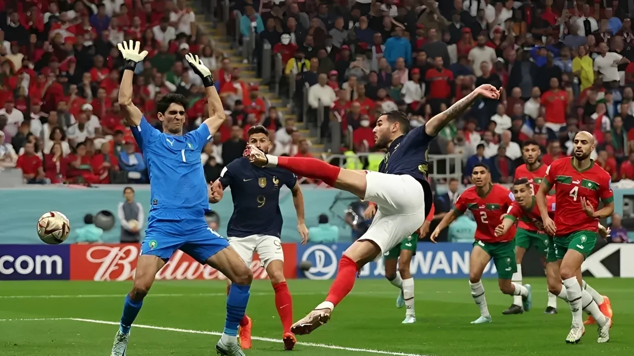França e Marrocos revivem semifinal de 2022 em duelo por vaga entre os quatro melhores da Copa