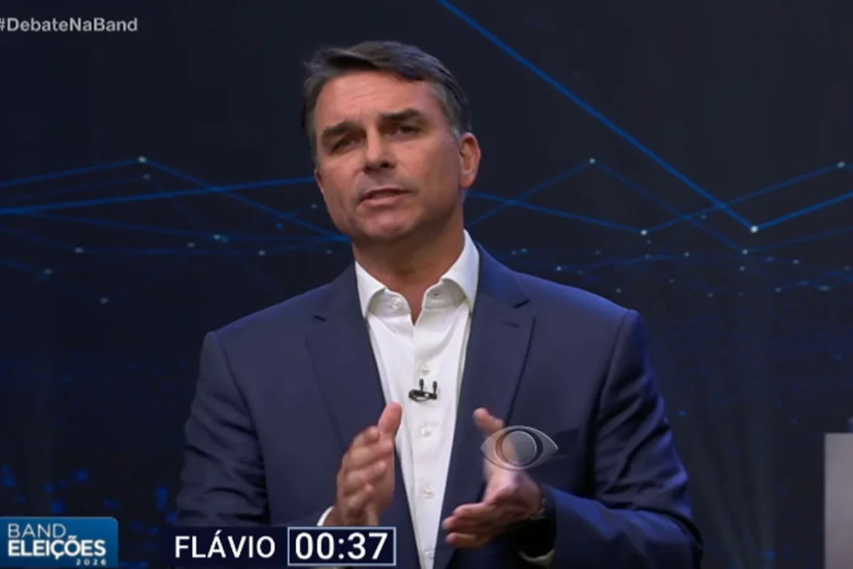 Flávio diz que país está subordinado a organizações terroristas
