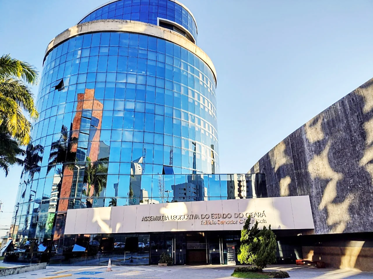 Alece transfere feriado do servidor e antecipa pagamento