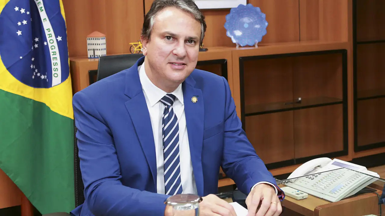 Camilo anuncia Lei Ana Clara para vedar advocacia a parlamentares