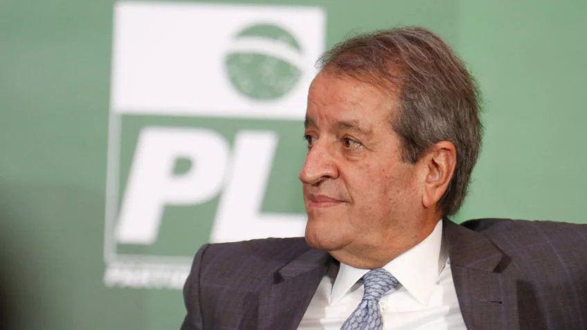 Valdemar Costa Neto, presidente do PL, reconhece vitória de Lula e cobra explicações sobre gastos
