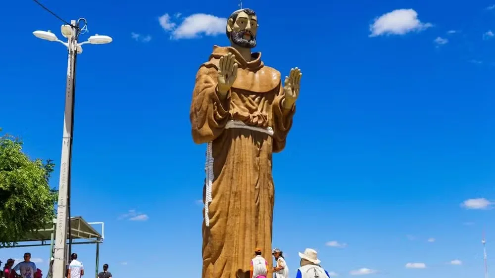 São Francisco de Assis: conheça a história do santo que atrai milhões de romeiros a Canindé