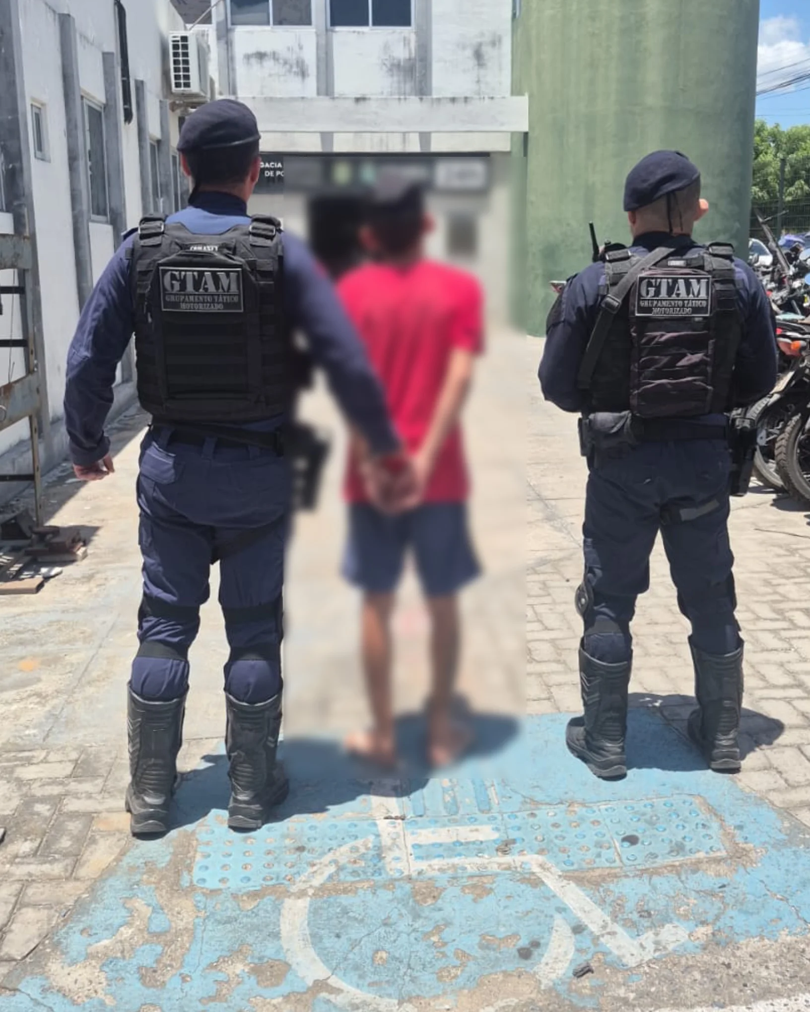 GTAM captura homem com mandado de prisão por furt0 no bairro Alto do Cristo, em Sobral