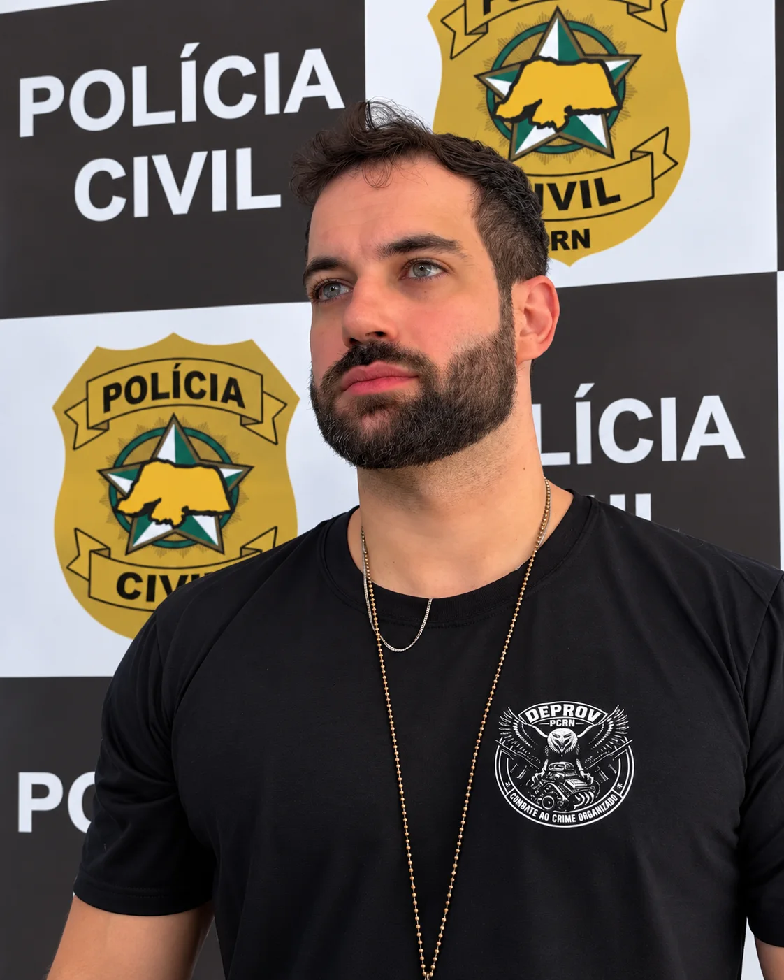 Delegado vira sensação na internet após entrevista e chama atenção dos internautas