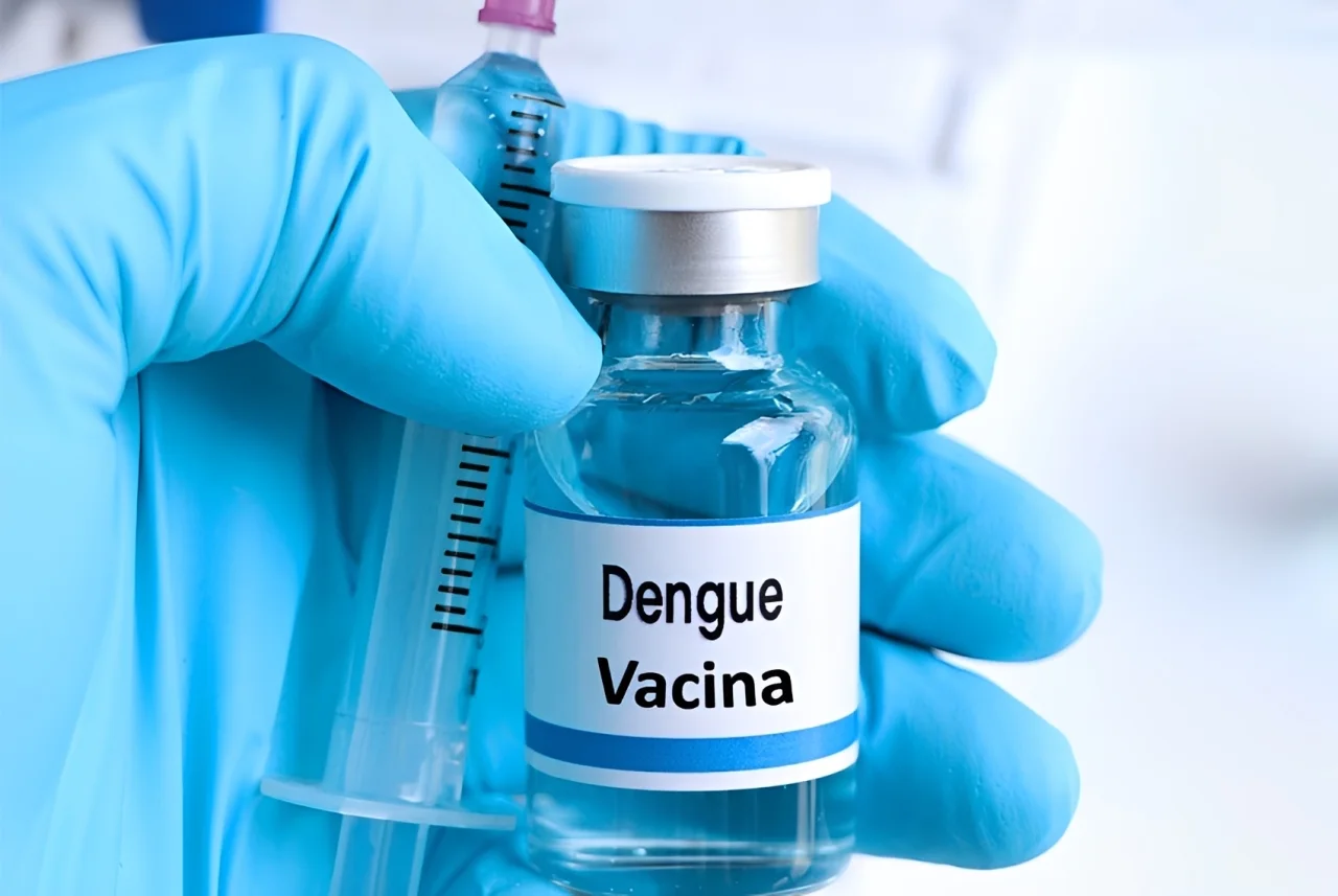 Mais de 3 milhões de adolescentes ainda precisam tomar a segunda dose da vacina contra a dengue