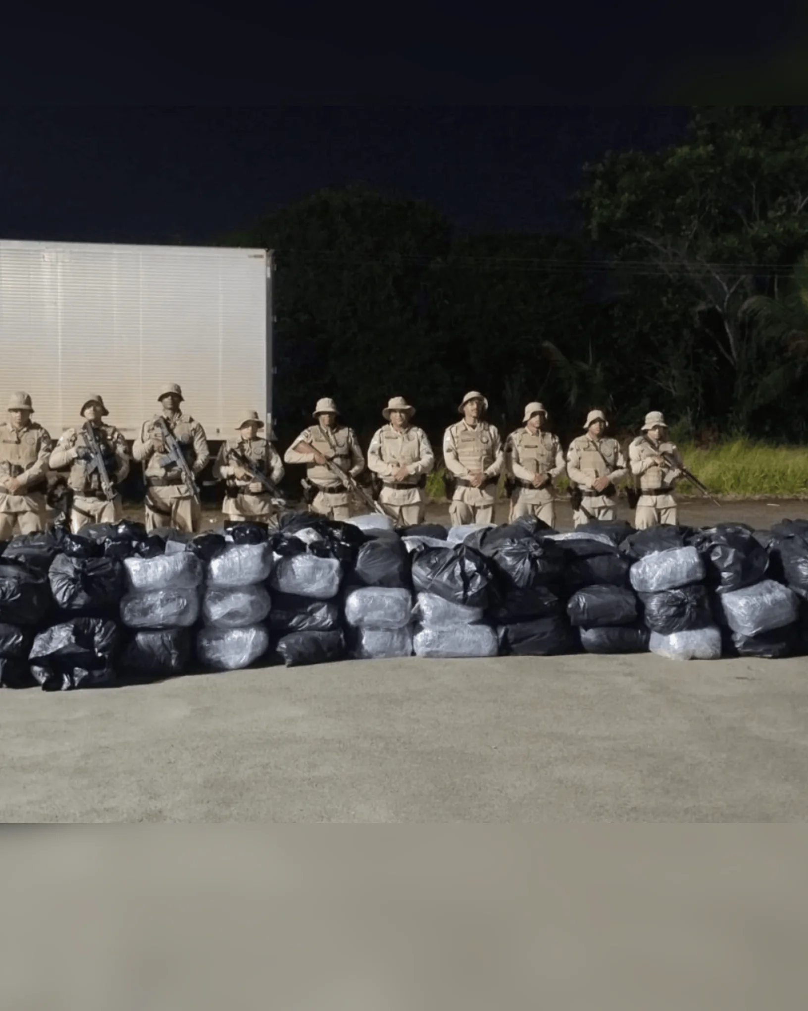 Caminhoneiro sem CNH é preso com uma tonelada de maconha na Bahia
