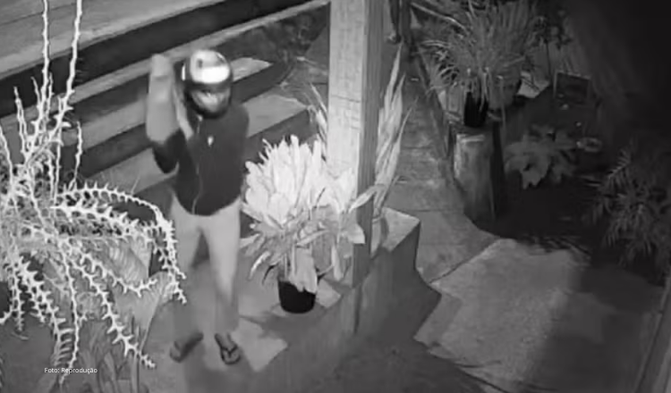 Leia mais sobre o artigo Criminosos arrombam casa e matam morador a tiros em Viçosa do Ceará